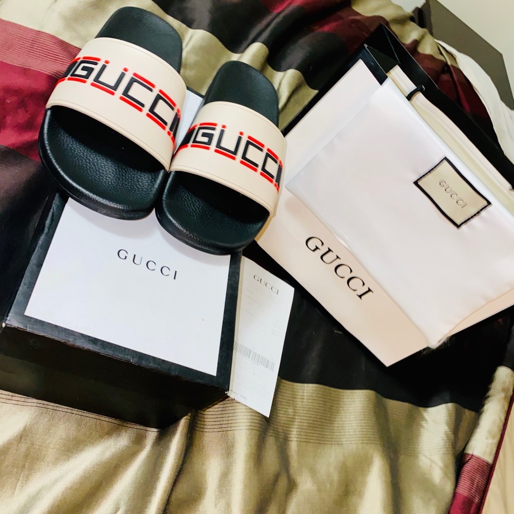 AUTHENTIC GUCCI SLIDES